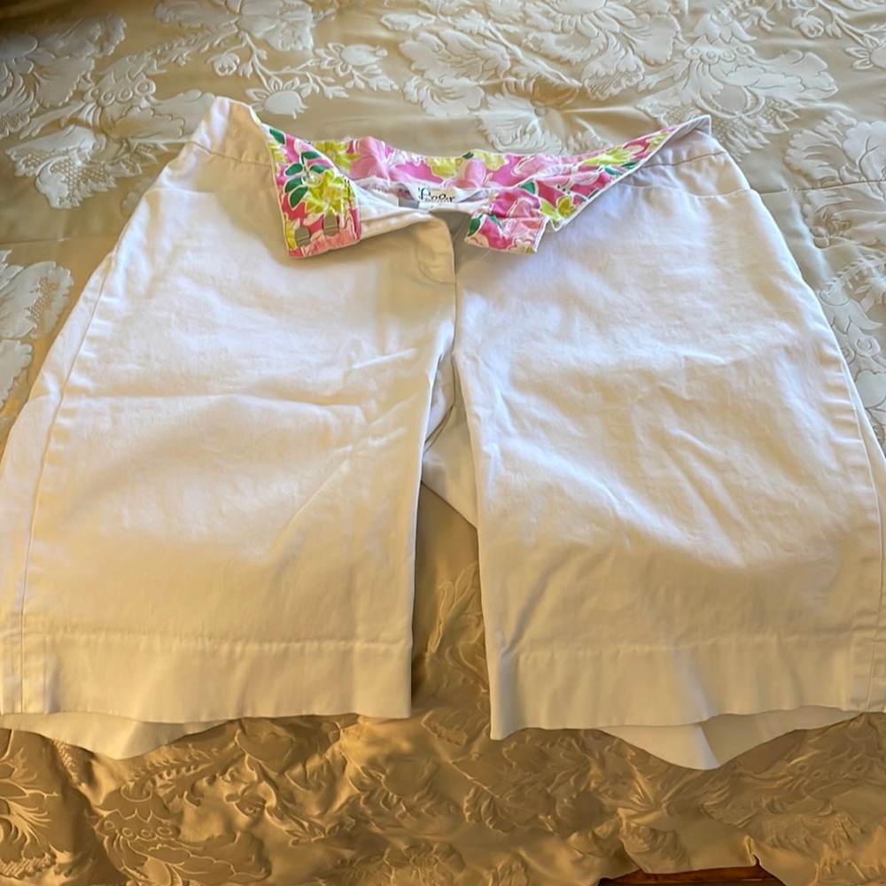 Lilly Pulitzer Bermuda shorts size 8